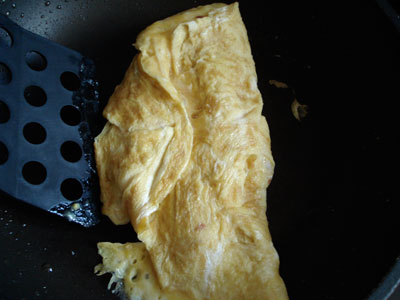 http://justhungry.com/files/bento/images/1eggtamago-4.jpg