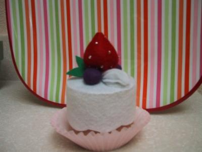 Felt strawberry cake Felt strawberry cake