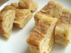 Tamagoyaki, small and large Tamagoyaki, small and large