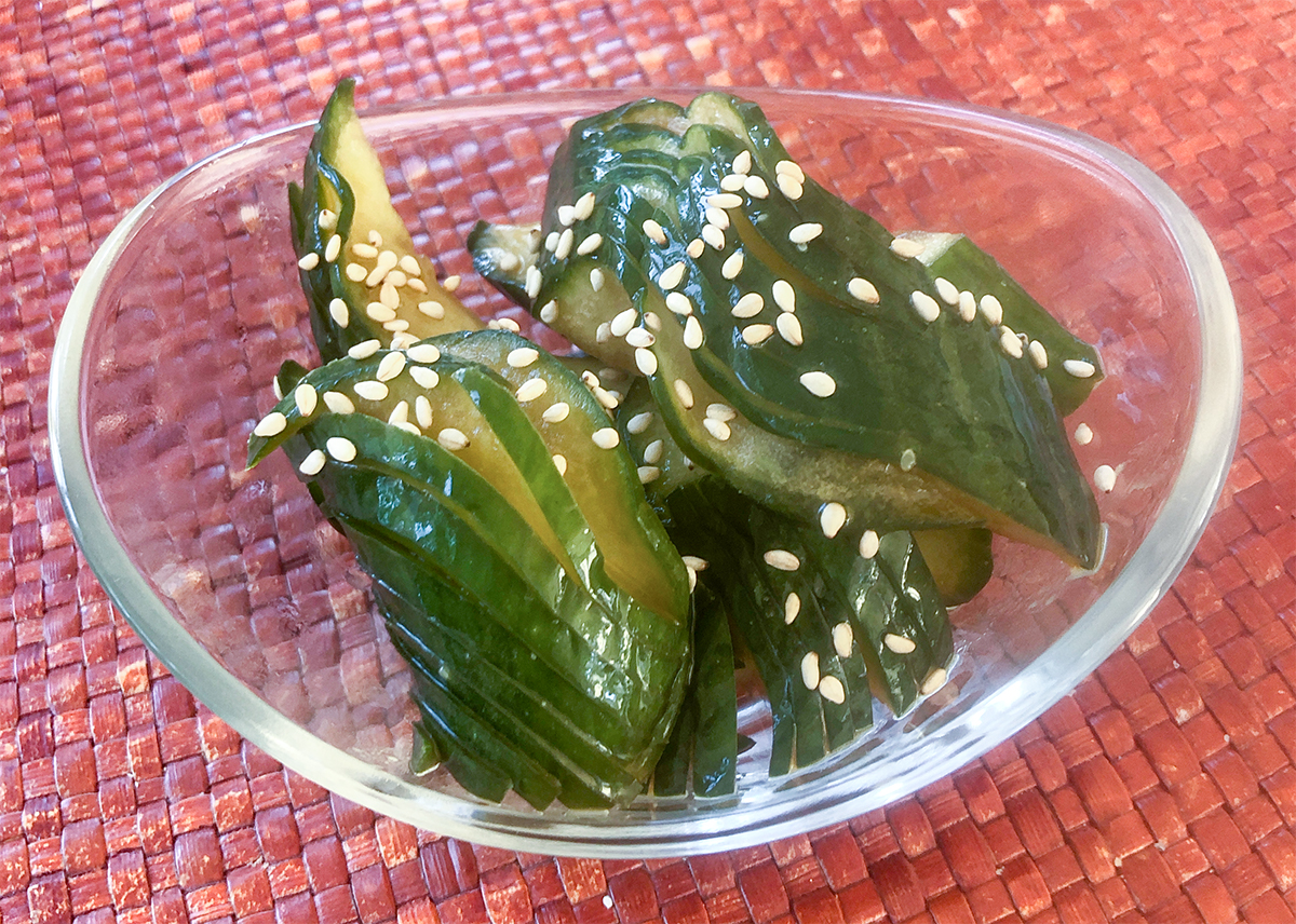 Wavy sesame cucumbers