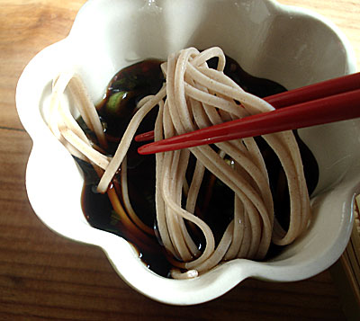 Basics Cold soba noodles with dipping sauce JustHungry