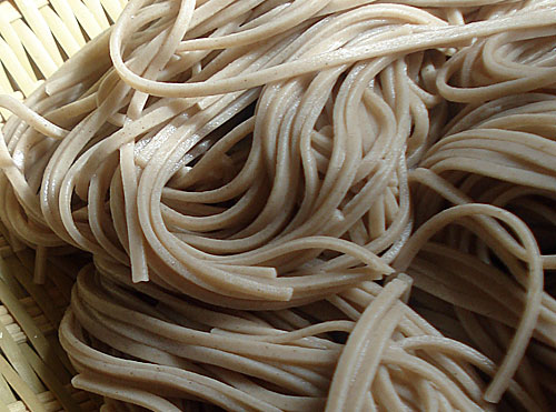 Basics: Cold soba noodles with dipping sauce | JustHungry